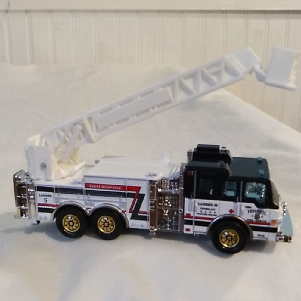 SALE! 2009 Mattel Matchbox Jensen Fire Dept. Ladder 5